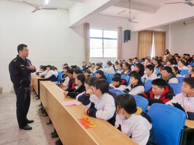 “反电诈”宣传进校园 普法教育促成长