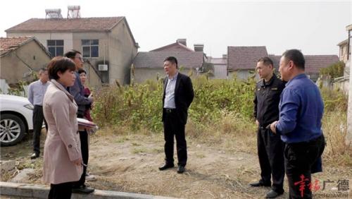 周其红现场调度文明创建工作