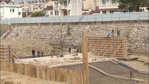 管家坝大桥重建工程正加快建设