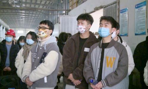 团市委“青春作伴好还乡”主题团日活动走进誓节镇