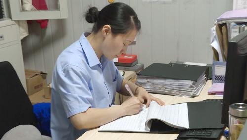 丁丽娟：游标卡尺度量严谨人生