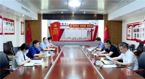 周其红调研市委编办工作