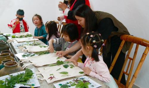 祠山街道：植物拓染 把绿色“袋”回家
