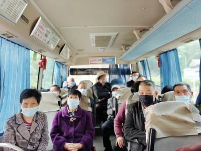 公交开进山沟 百姓喜上眉梢