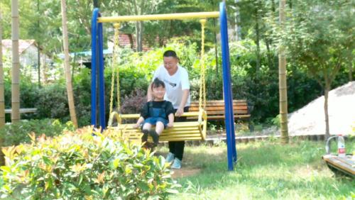 林传华：自筹自建小公园 改善环境利大家