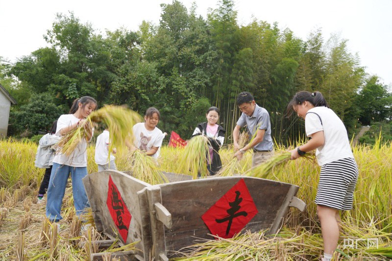 f7d6516ac2a34936975d612517fa468a.jpg f7d6516ac2a34936975d612517fa468a.jpg