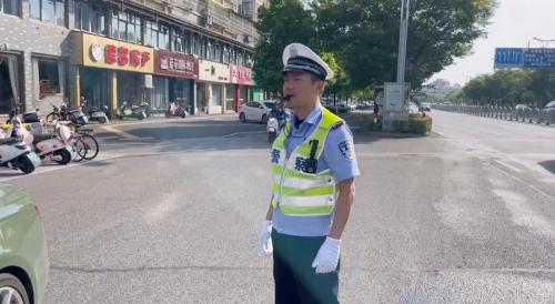 不惧高温 坚守一线