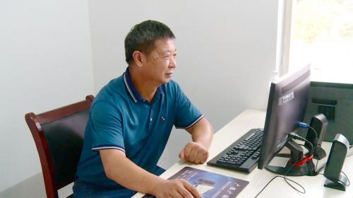 朱兴国：把敬业奉献写在乡村养老院