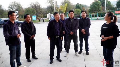 周其红在誓节镇宣讲党的二十大精神