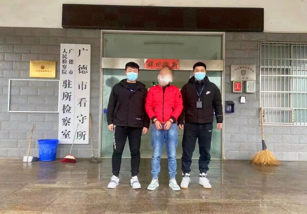 61c48d342799f3bf2ac2d134b70eedd9.jpg 61c48d342799f3bf2ac2d134b70eedd9.jpg