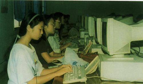 广德中学微机室